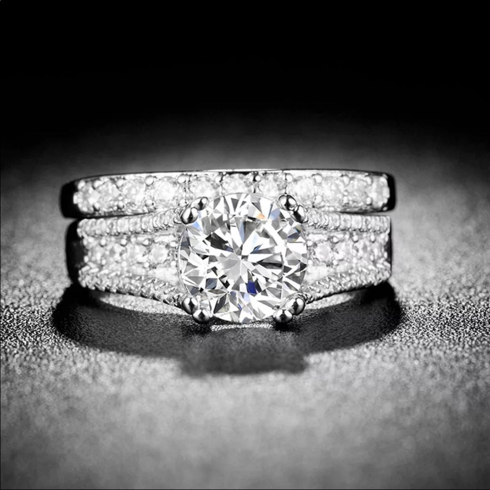 New Gorgeous 925 Sterling Silver Wedding Ring - Picture 1 of 3